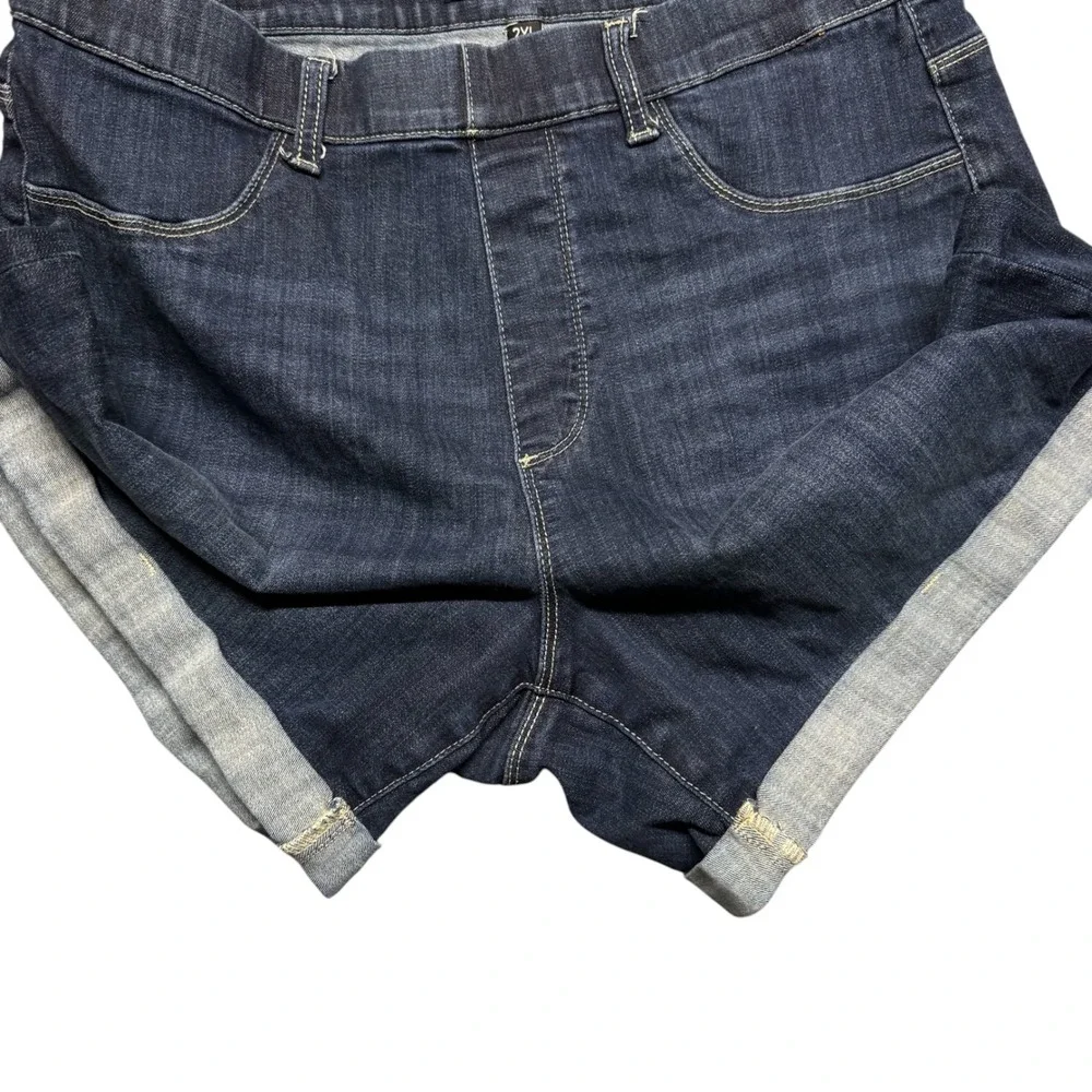 Judy Blue Pull On Short 2XL Dark Wash Cuffed Blue Denim High Rise Stretch Casual